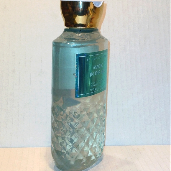 NWT BATH & BODY WORKS "Magic In The Air" Aloe+Vitamin E Shower Gel - Picture 3 of 8